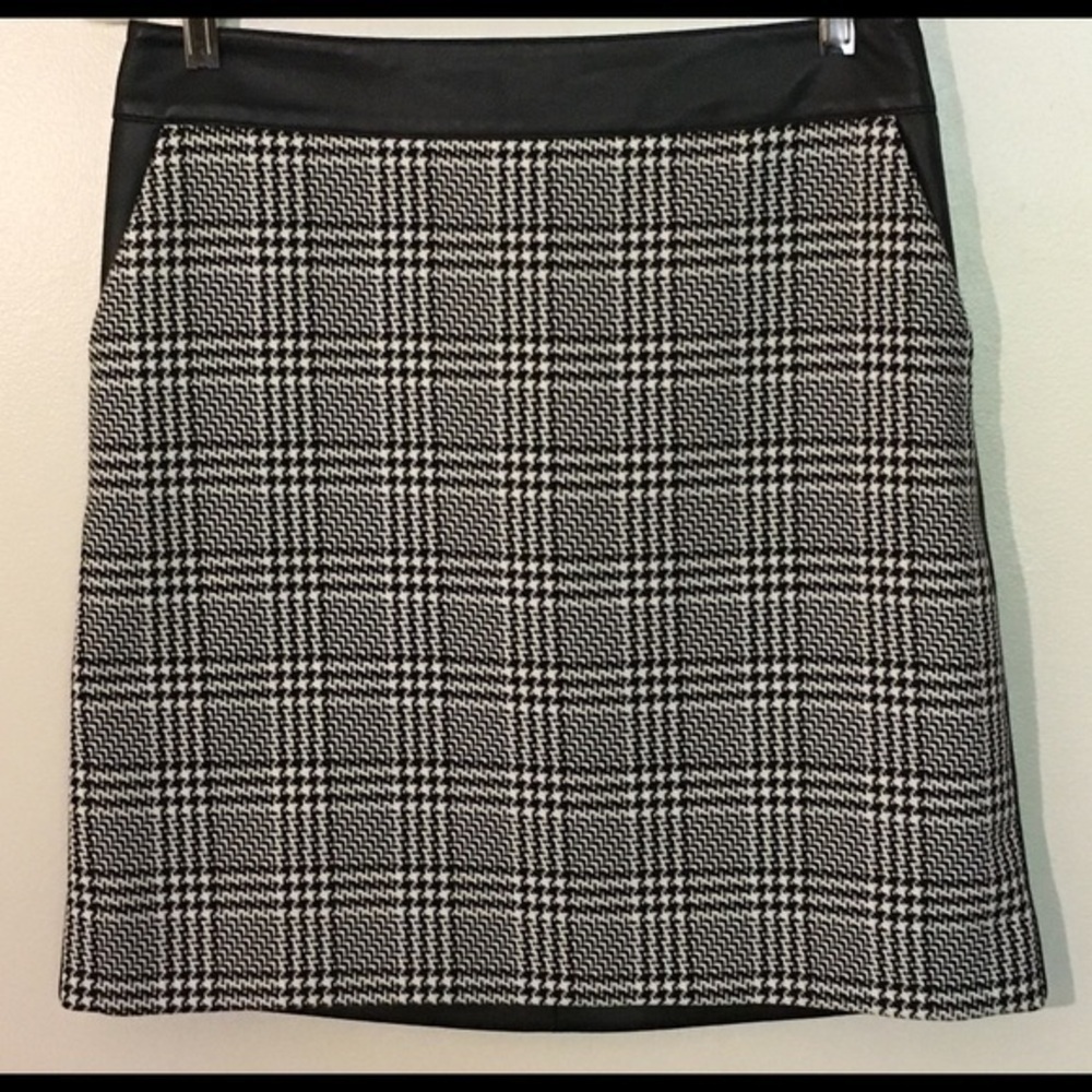 The Limited Farux Leather  Pencil Skirt Size 4
